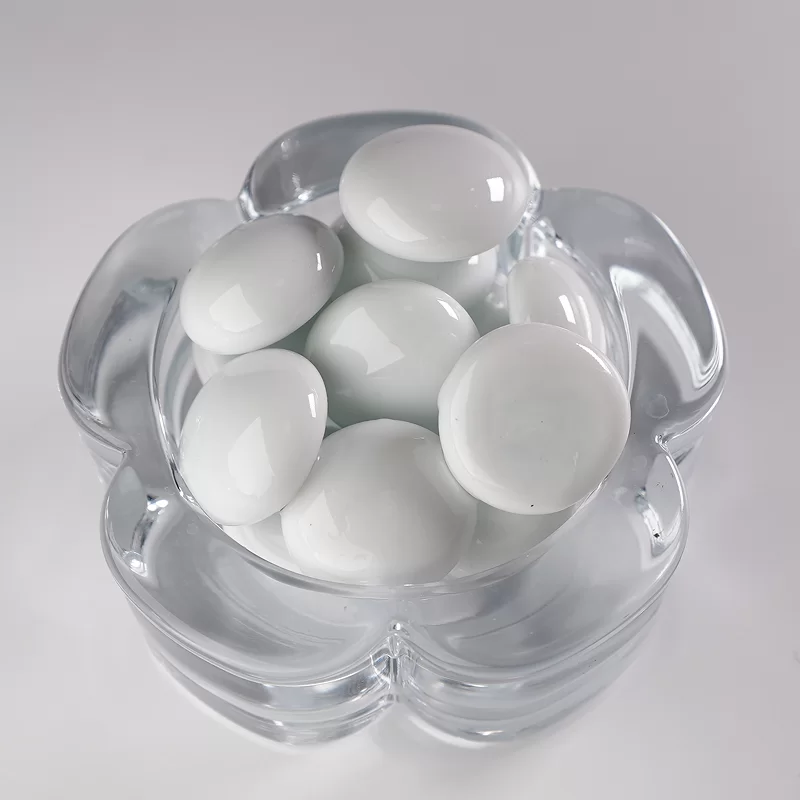 Stikla Indijas riekstu akmens, stikla plakanas krelles, ko izmanto dekorēšanai